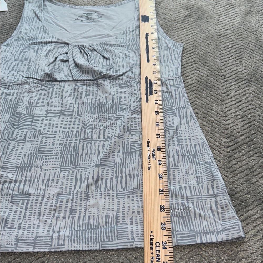 Patagonia Womens Bandha Tank Top Size M Light Gray Floral Stretch Scoop Neck - Picture 8 of 8